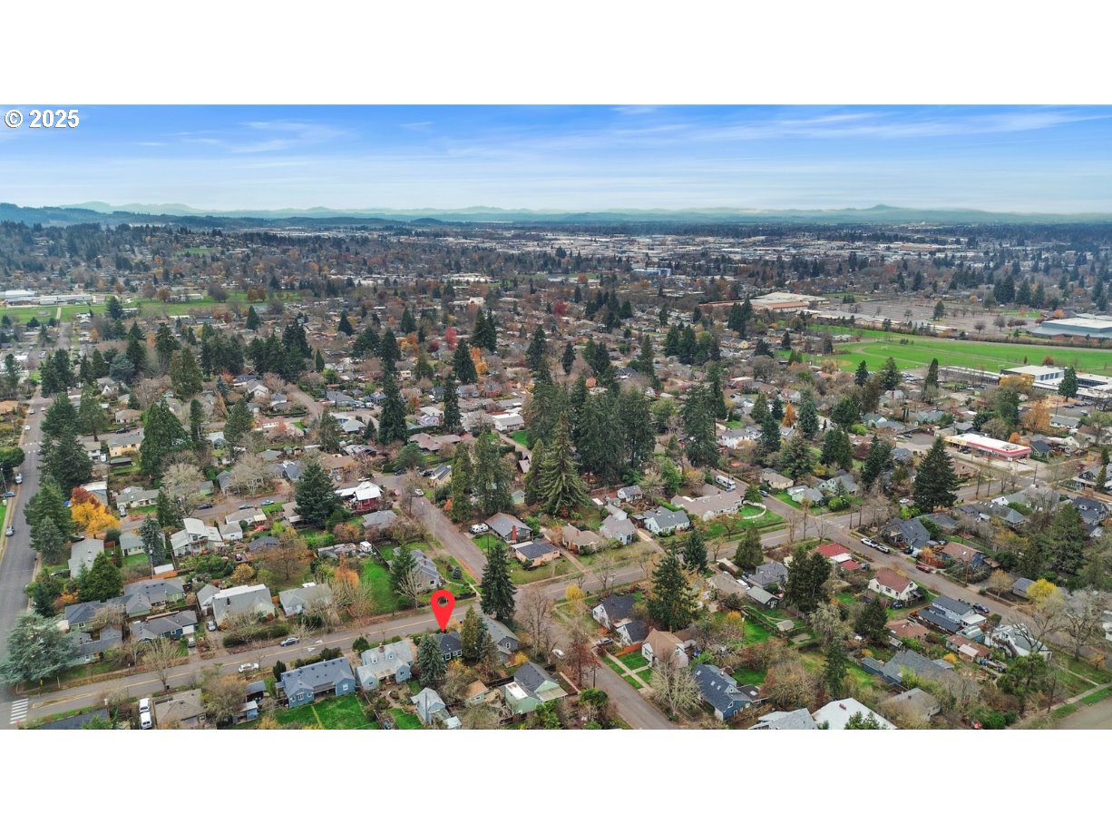 2121 Jefferson Street Eugene, OR 97405 - Photo 34 of 35 a view of a city