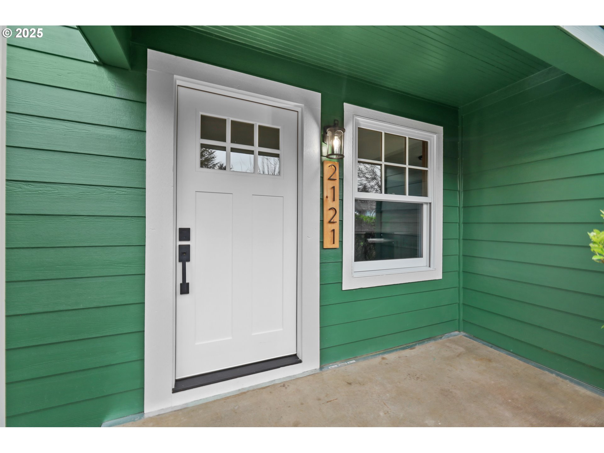 2121 Jefferson Street Eugene, OR 97405 - Photo 4 of 35 a view of outdoor space and a garage