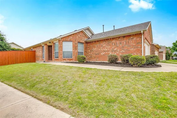 $1,950 | 2101 Ingrid Lane, Fort Worth, TX 76131