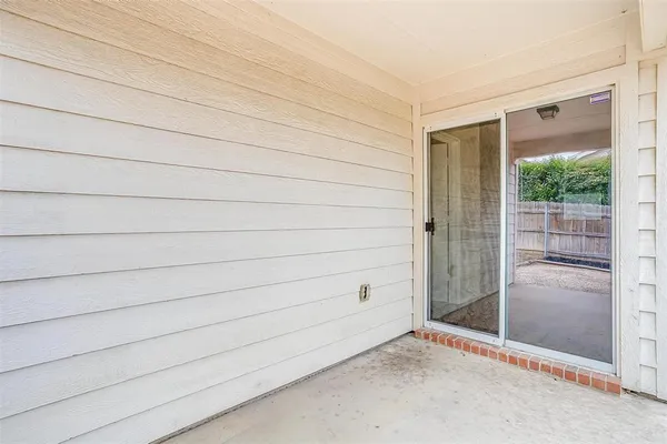 $1,950 | 2101 Ingrid Lane, Fort Worth, TX 76131