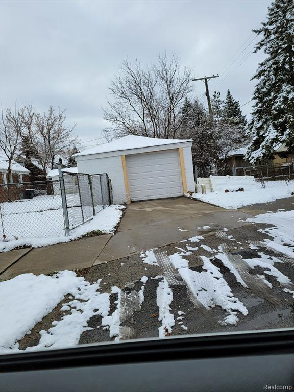 19559 Kelly Road Detroit, MI 48225 - Photo 6 of 47