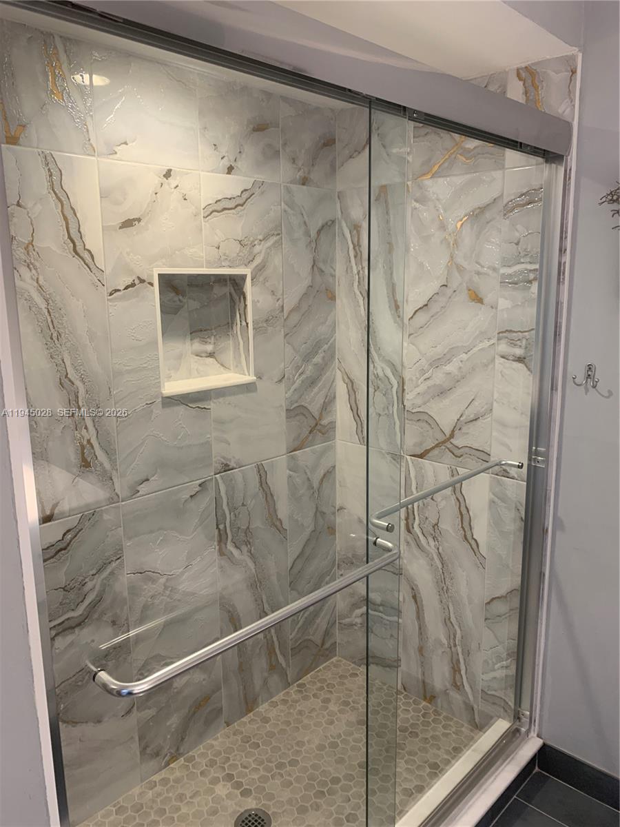 6142 Southeast Landing Way, Unit 6 Stuart, FL 34997 - Photo 21 of 51 Guest Shower