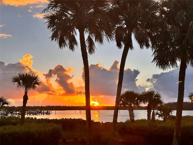 $525,000 | 6142 Southeast Landing Way, Unit 6, Stuart, FL 34997