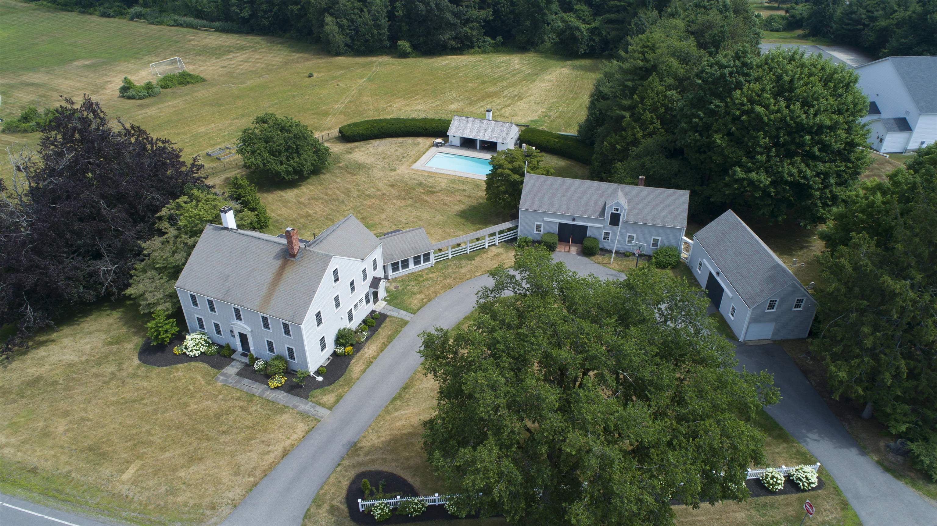 13 Exeter Road Hampton Falls, NH 03844 - Photo 4 of 31