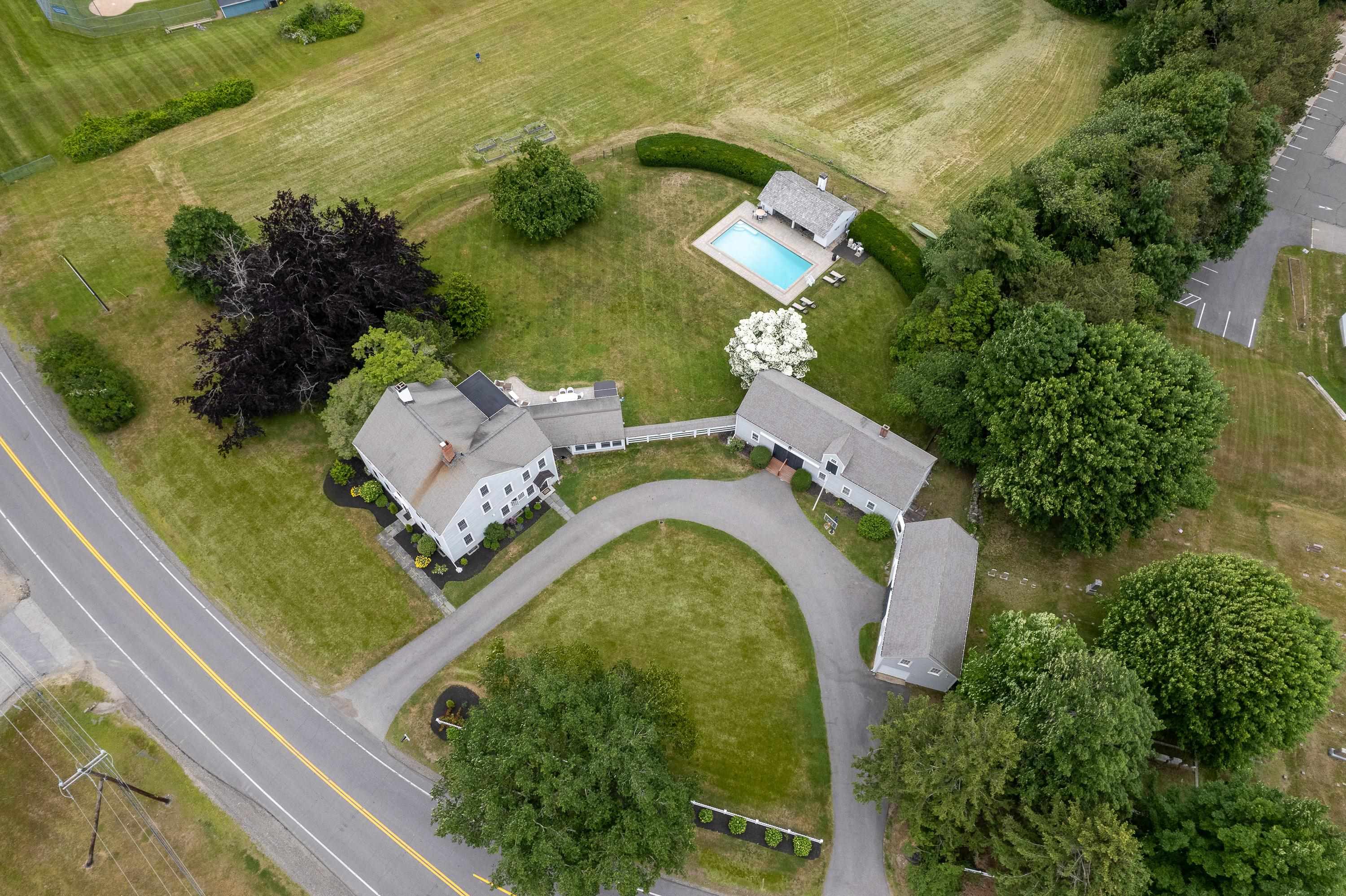 13 Exeter Road Hampton Falls, NH 03844 - Photo 5 of 31