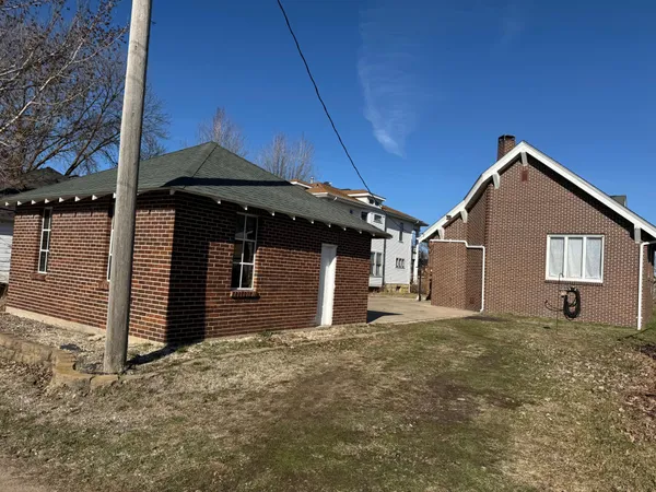 $229,900 | 20 2nd Avenue Southwest, Wells, MN 56097