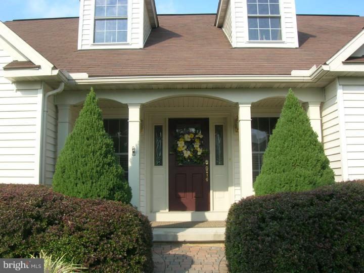 127 Running Creek Drive Sinking Spring, PA 19608 - Photo 2 of 24 Gallery Image 2