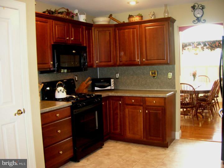 127 Running Creek Drive Sinking Spring, PA 19608 - Photo 9 of 24 Gallery Image 9