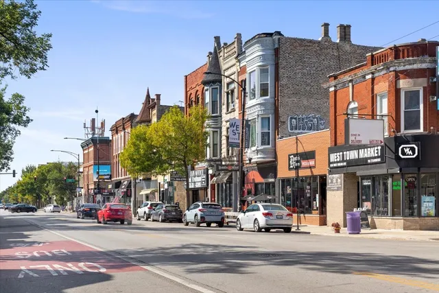 $525,000 | 1921 West Chicago Avenue, Chicago, IL 60622