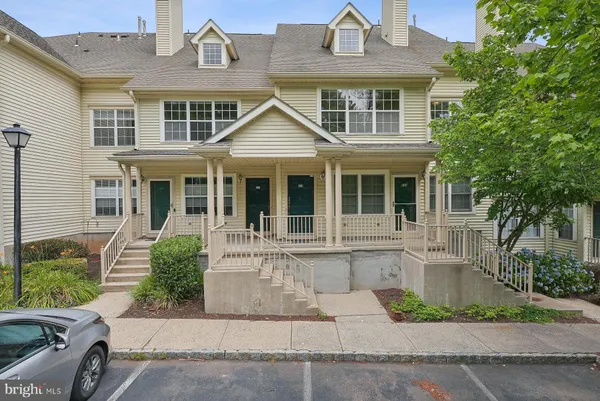 front view of house with a yard