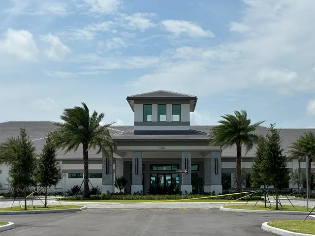 $500,000 | 12473 Southwest Emerald Estuary Terrace, Port St. Lucie, FL 34987