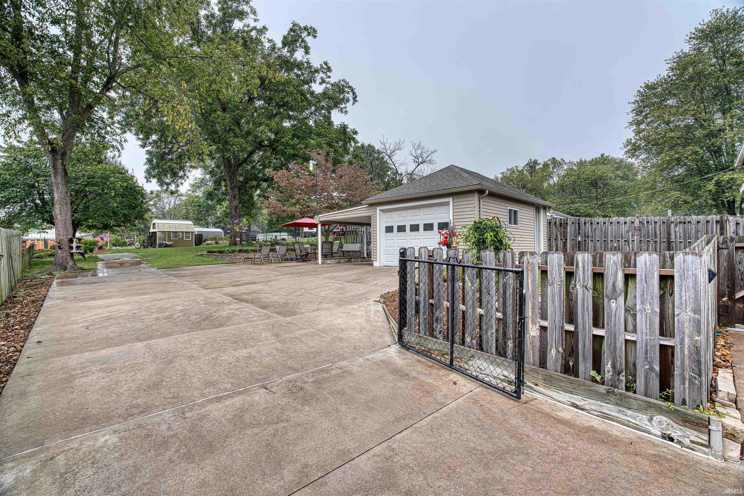 1409 South Red Bank Road Evansville, IN 47712 - Photo 7 of 36