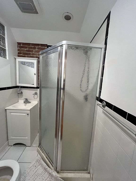 915 Beacon Street, Unit A Boston, MA 02215 - Photo 20 of 23