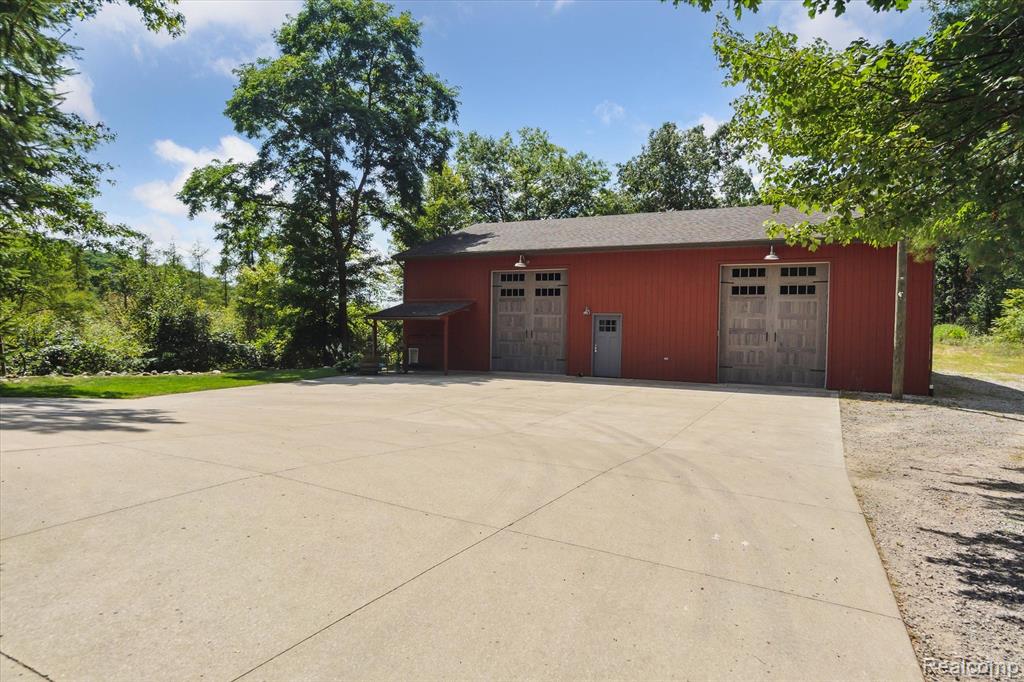 9126 Bennett Lake Road Fenton, MI 48430 - Photo 46 of 64