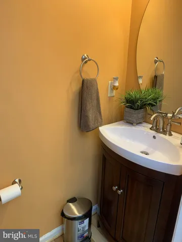 $450,000 | 1238 Knoll Drive, York, PA 17408