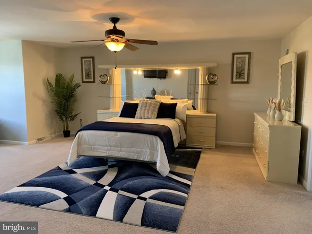 $450,000 | 1238 Knoll Drive, York, PA 17408