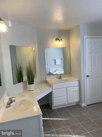 $450,000 | 1238 Knoll Drive, York, PA 17408