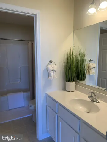 $450,000 | 1238 Knoll Drive, York, PA 17408