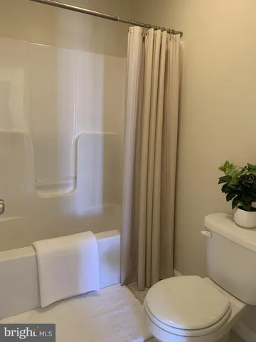 $450,000 | 1238 Knoll Drive, York, PA 17408