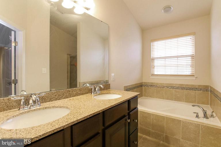 7342 Windsor Mill Road Baltimore, MD 21244 - Photo 17 of 21 Bath (Master)