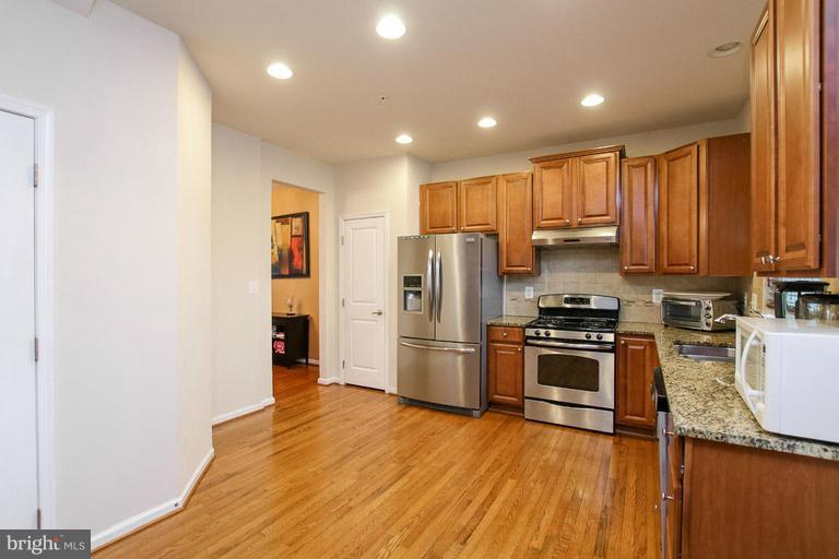 7342 Windsor Mill Road Baltimore, MD 21244 - Photo 6 of 21 Kitchen