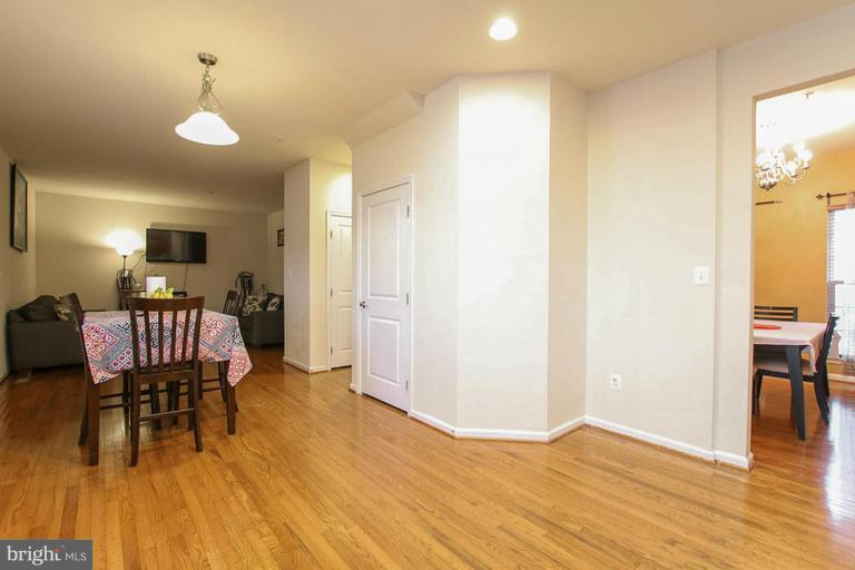 7342 Windsor Mill Road Baltimore, MD 21244 - Photo 8 of 21 Eat in kitchen