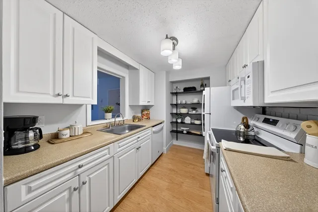 $350,000 | 55 Greentree Lane, Unit 47, Weymouth, MA 02190