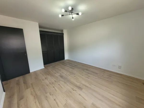 $1,550 | 2402 West Algonquin Road, Unit 9, Rolling Meadows, IL 60008