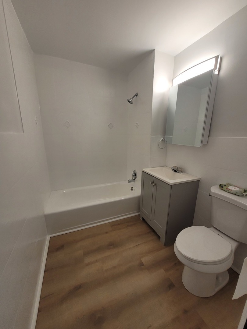 2402 West Algonquin Road, Unit 9 Rolling Meadows, IL 60008 - Photo 15 of 20