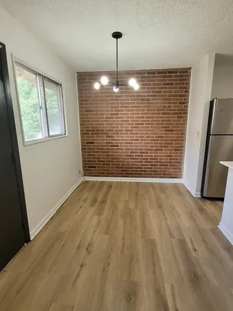 $1,550 | 2402 West Algonquin Road, Unit 9, Rolling Meadows, IL 60008