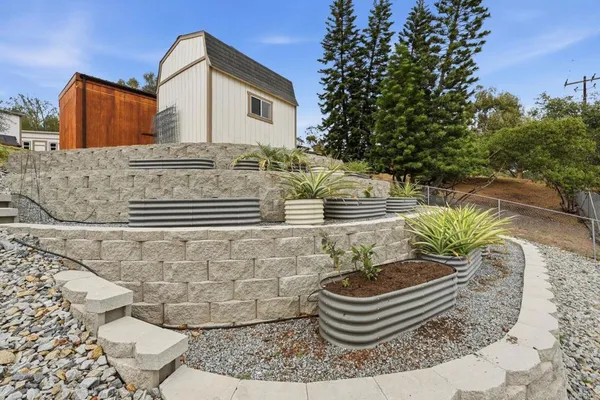 $1,398,747 | 1655 Colina Vista, Fallbrook, CA 92028