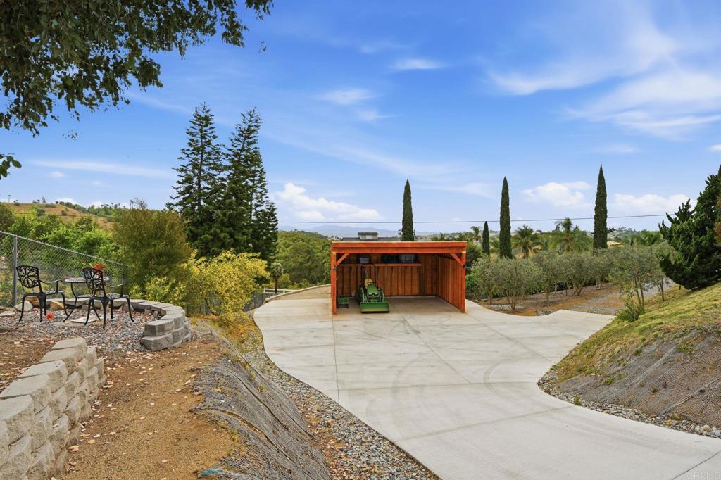 1655 Colina Vista Fallbrook, CA 92028 - Photo 50 of 63 a view of a outdoor space
