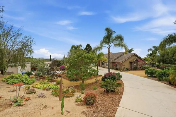 $1,398,747 | 1655 Colina Vista, Fallbrook, CA 92028