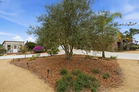 $1,398,747 | 1655 Colina Vista, Fallbrook, CA 92028