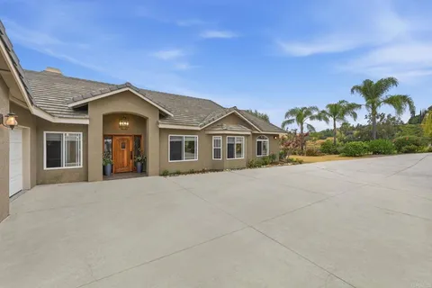 $1,398,747 | 1655 Colina Vista, Fallbrook, CA 92028