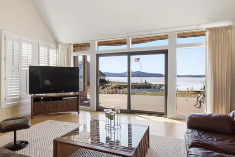 $1,690,000 | 9 Starboard Lane, Unit 1, Moultonborough, NH 03254