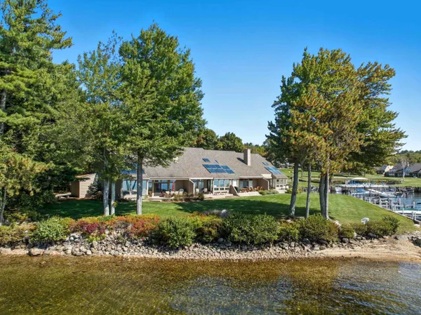 $1,690,000 | 9 Starboard Lane, Unit 1, Moultonborough, NH 03254