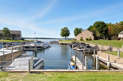 $1,690,000 | 9 Starboard Lane, Unit 1, Moultonborough, NH 03254