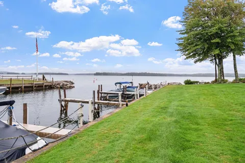 $1,690,000 | 9 Starboard Lane, Unit 1, Moultonborough, NH 03254