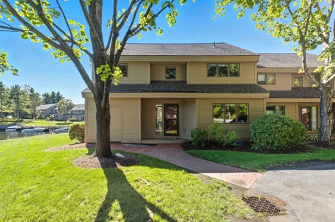 $1,690,000 | 9 Starboard Lane, Unit 1, Moultonborough, NH 03254