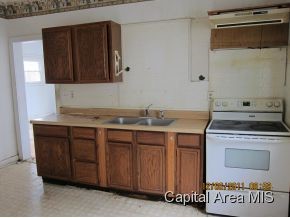 830 East Allen Street Springfield, IL 62703 - Photo 3 of 10