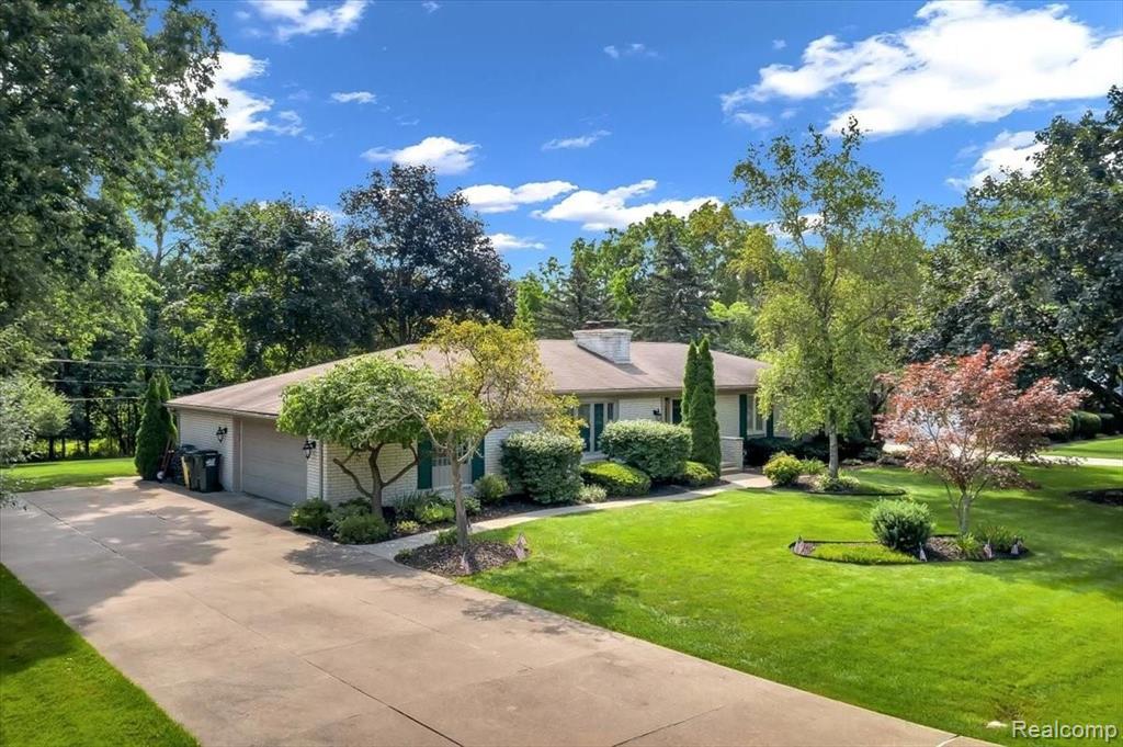 448 Gunder Drive Rochester Hills, MI 48309 - Photo 1 of 22