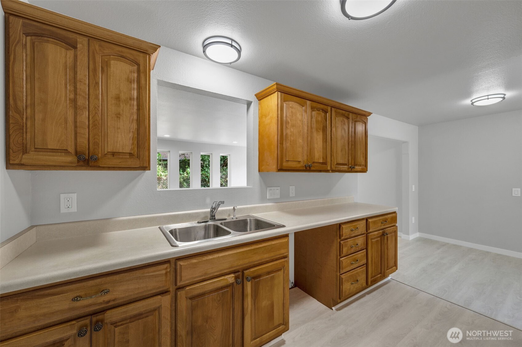 12833 9th Avenue Southwest Burien, WA 98146 - Photo 11 of 39