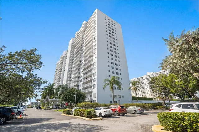 $3,600 | 2851 Northeast 183rd Street, Unit 2214E, Aventura, FL 33160