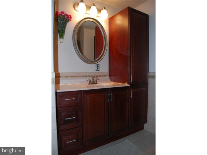 328 Tenby Chase Drive Delran, NJ 08075 - Photo 14 of 17