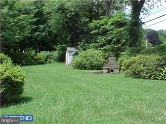 37 Edgewood Road Broomall, PA 19008 - Photo 11 of 12 Exterior Back