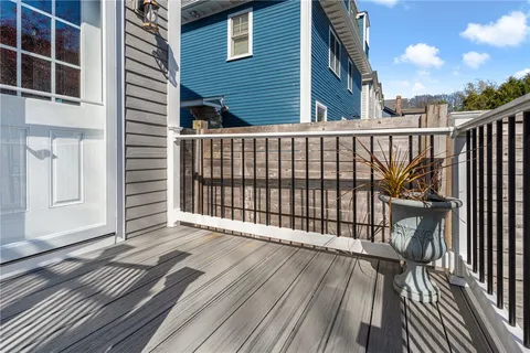 $2,500 | 23 Holland Street, Unit 1, Newport, RI 02840