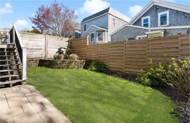 $2,500 | 23 Holland Street, Unit 1, Newport, RI 02840