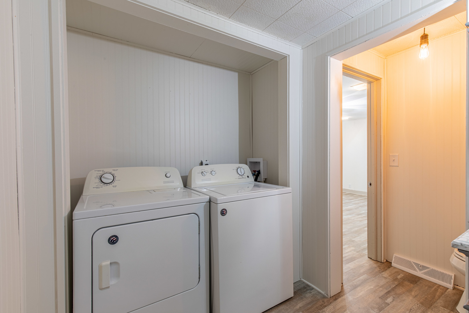 9 South Randolph Street Princeton, IL 61356 - Photo 15 of 26 a utility room with dryer and washer