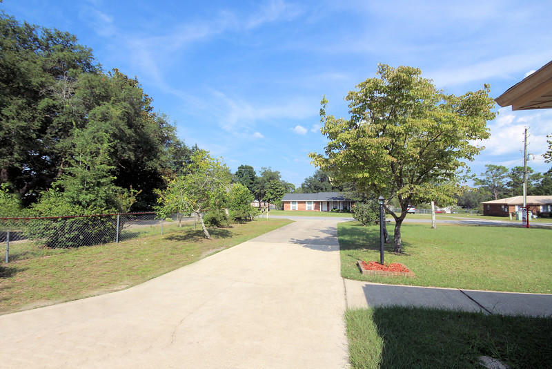 5348 Hillcrest Road Crestview, FL 32539 - Photo 3 of 40 i-h2vZVNP-L